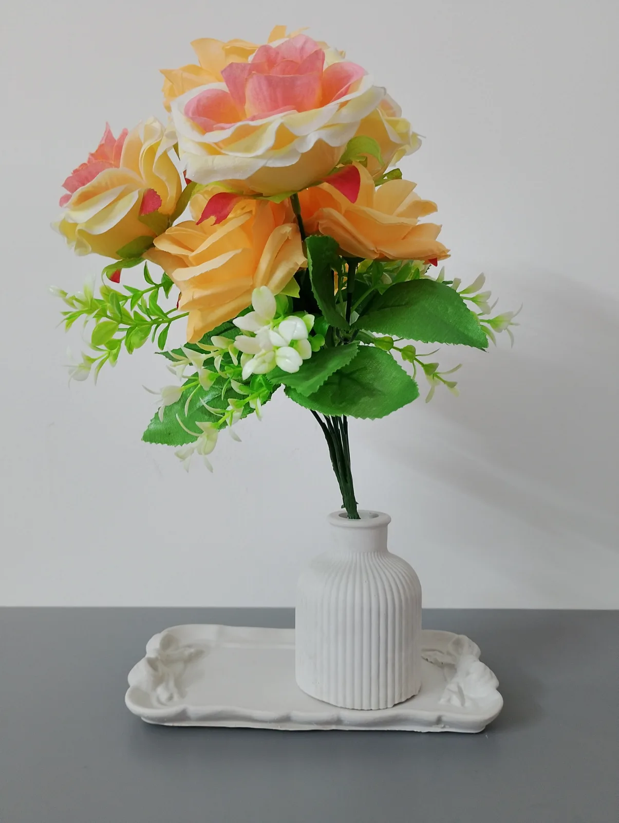 x1 bow tray and ribber vase — 2